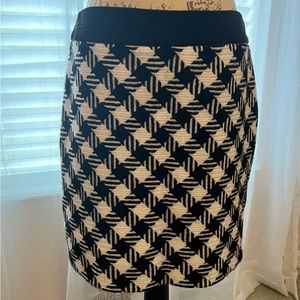 WHBM Black and White lined skirt. Beautiful quality, excellent condition. Size 8